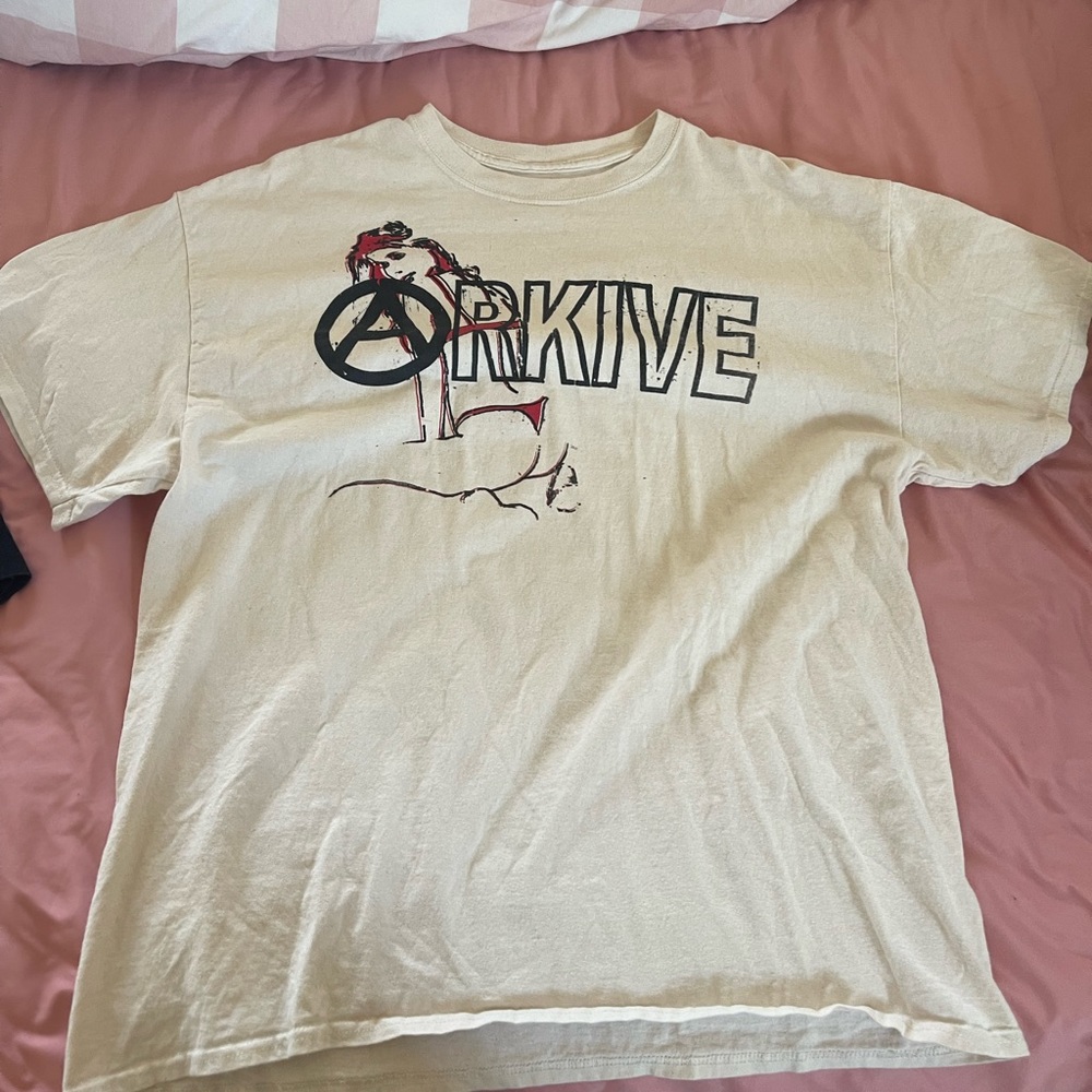 Arkive graphic tee